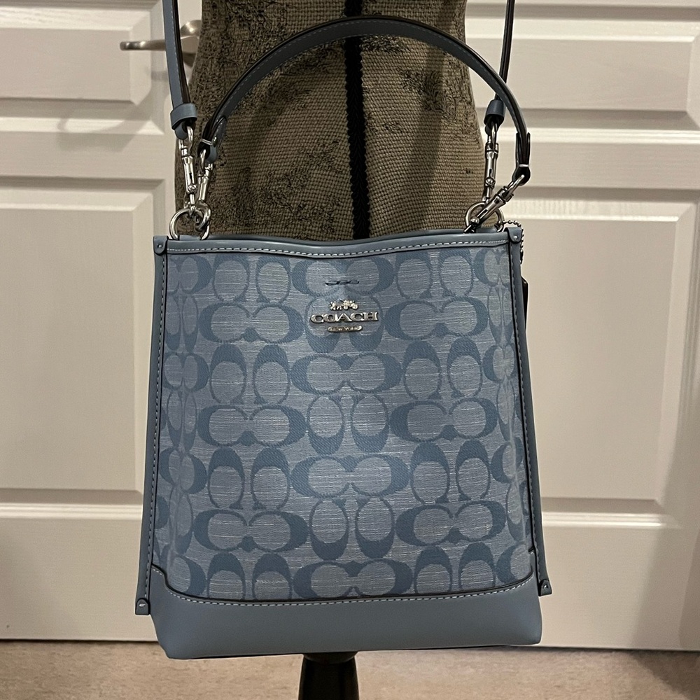 Coach Mollie 22 Bucket Bag in Chambray Blue Signature